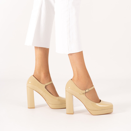 Schuh im Mary Jane Stil mit Absatz und Plateau in Lackleder Farbe beige 