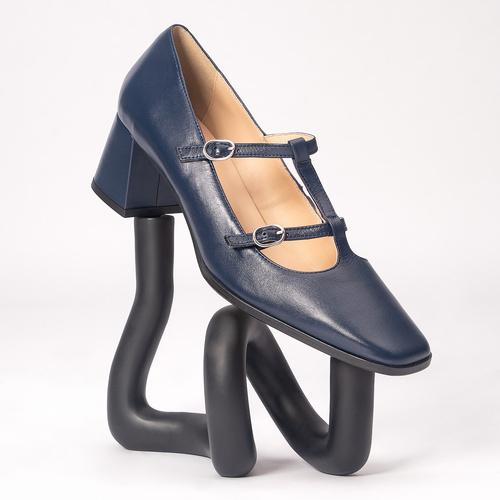 Court navy leather heeled shoes. 