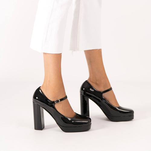 Heeled Mary Jane in soft patent black colour 