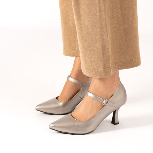 Mary Jane with kitten heel in old soft silver colour 