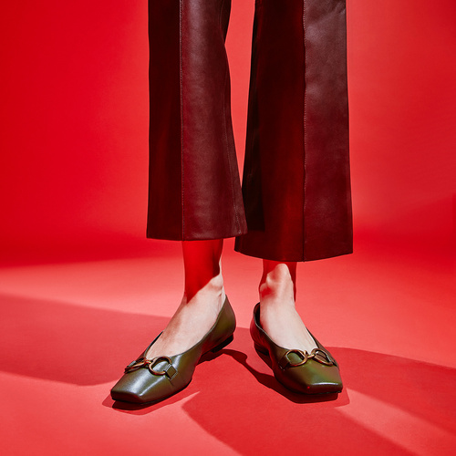 Square toe ballerina flats in kaki leather 